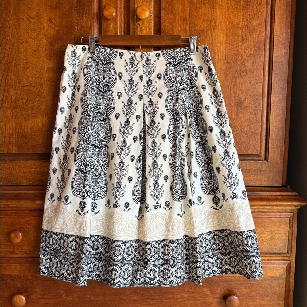 Classic Black and Off-White Patterned Skirt